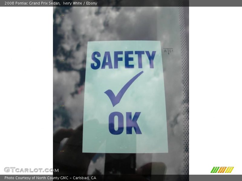 Ivory White / Ebony 2008 Pontiac Grand Prix Sedan