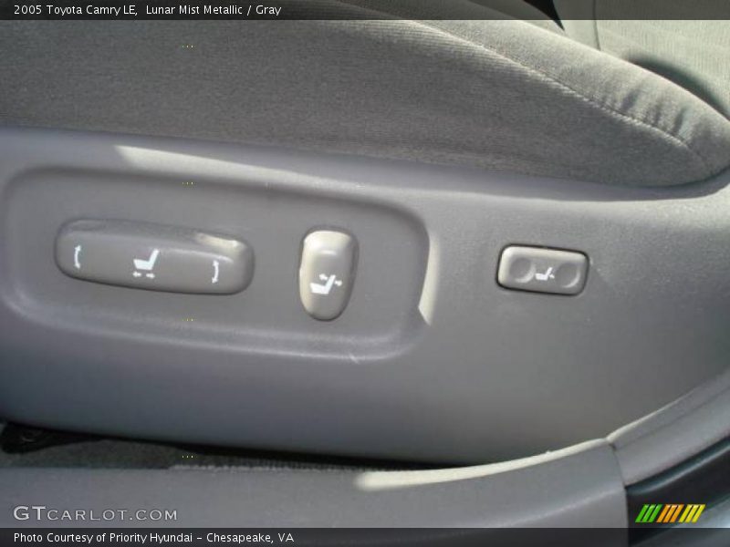 Lunar Mist Metallic / Gray 2005 Toyota Camry LE