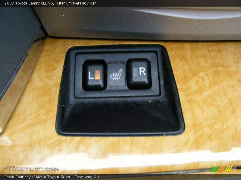 Titanium Metallic / Ash 2007 Toyota Camry XLE V6
