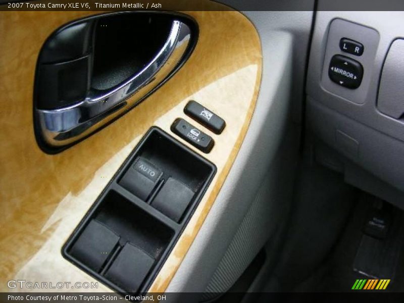 Titanium Metallic / Ash 2007 Toyota Camry XLE V6