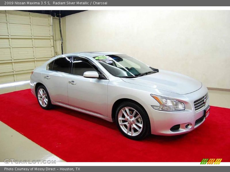 Radiant Silver Metallic / Charcoal 2009 Nissan Maxima 3.5 S