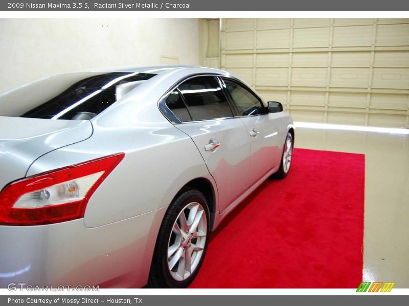 Radiant Silver Metallic / Charcoal 2009 Nissan Maxima 3.5 S