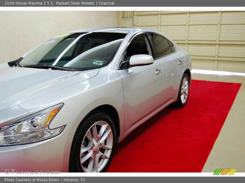 Radiant Silver Metallic / Charcoal 2009 Nissan Maxima 3.5 S