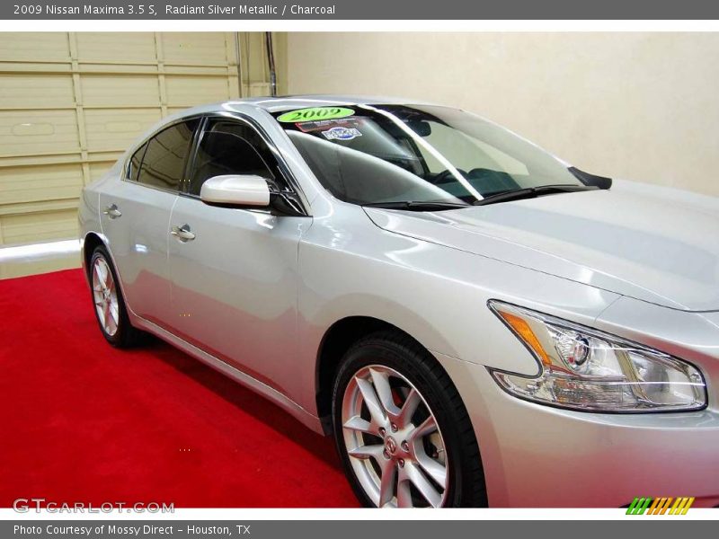 Radiant Silver Metallic / Charcoal 2009 Nissan Maxima 3.5 S