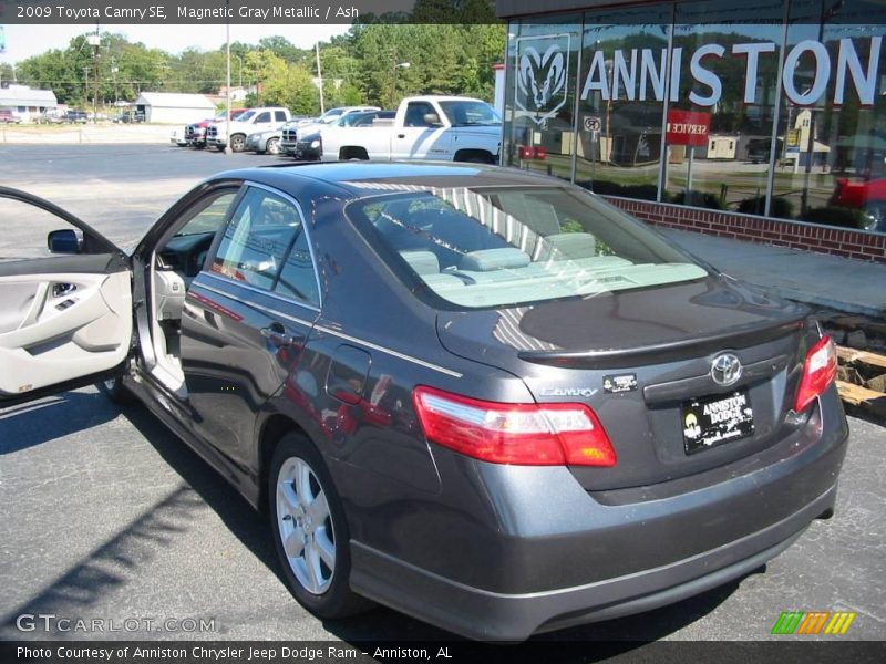Magnetic Gray Metallic / Ash 2009 Toyota Camry SE