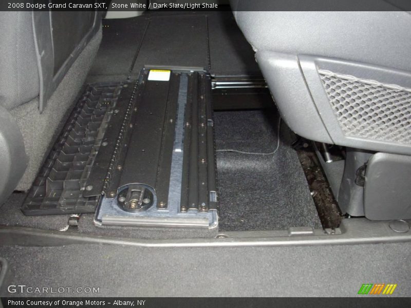 Stone White / Dark Slate/Light Shale 2008 Dodge Grand Caravan SXT
