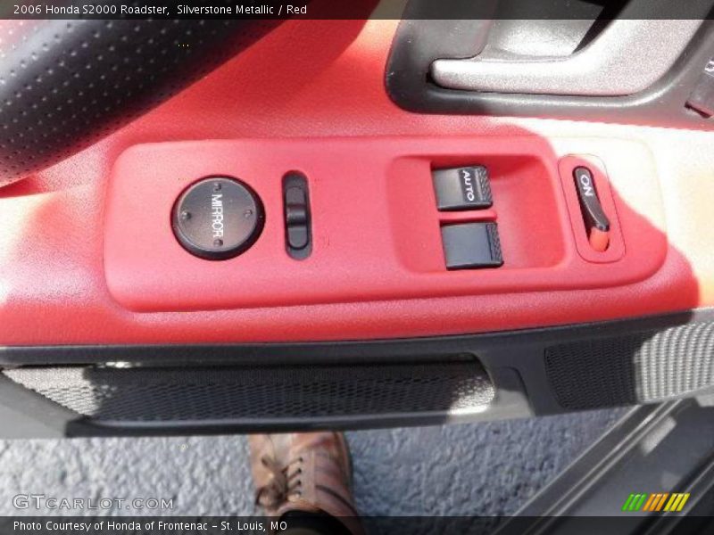 Silverstone Metallic / Red 2006 Honda S2000 Roadster