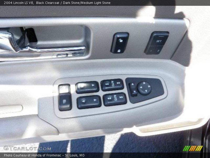 Black Clearcoat / Dark Stone/Medium Light Stone 2004 Lincoln LS V8
