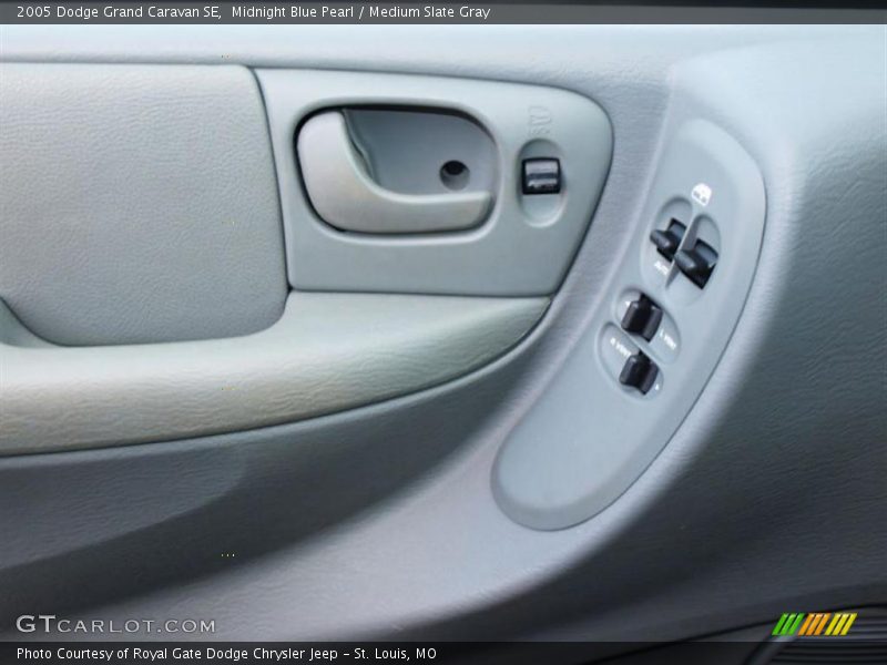 Midnight Blue Pearl / Medium Slate Gray 2005 Dodge Grand Caravan SE
