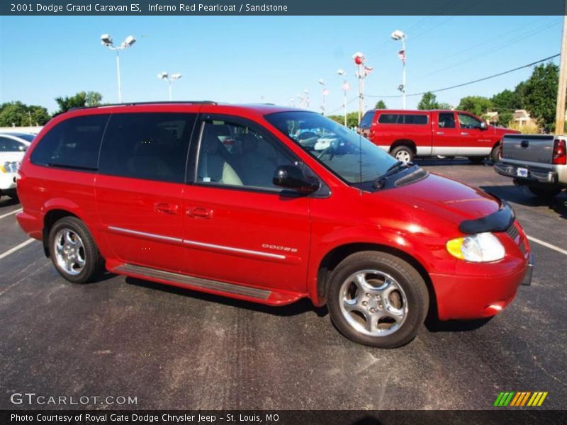 Inferno Red Pearlcoat / Sandstone 2001 Dodge Grand Caravan ES