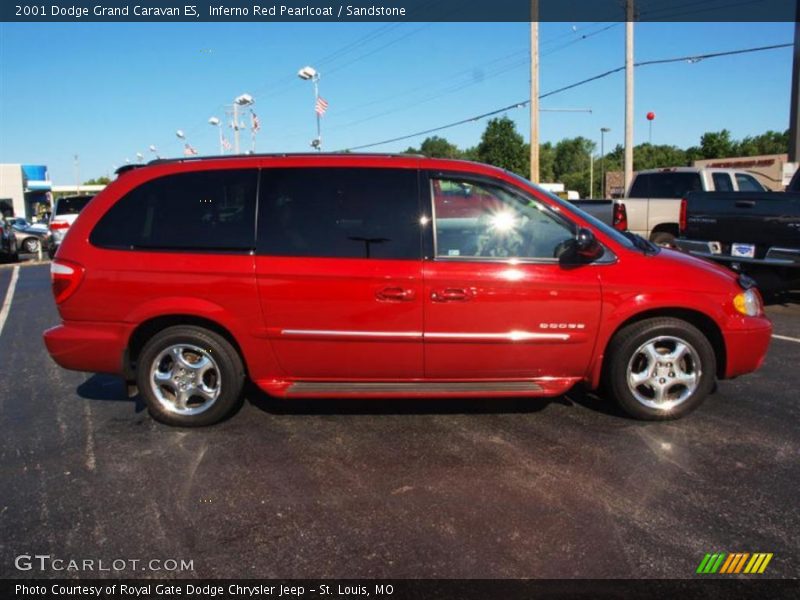 Inferno Red Pearlcoat / Sandstone 2001 Dodge Grand Caravan ES