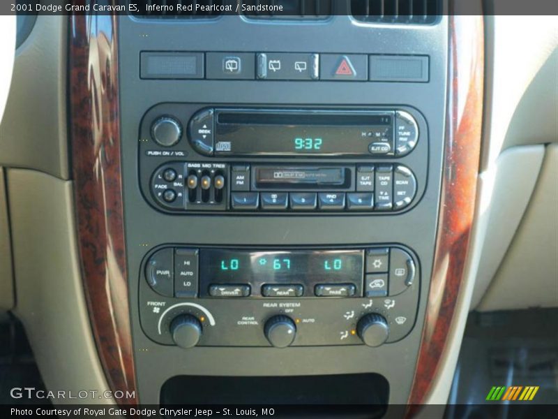 Inferno Red Pearlcoat / Sandstone 2001 Dodge Grand Caravan ES