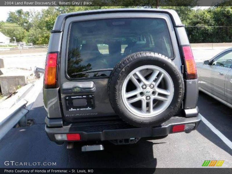 Bonatti Grey / Black 2004 Land Rover Discovery SE