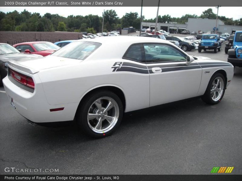 Stone White / Dark Slate Gray 2009 Dodge Challenger R/T Classic