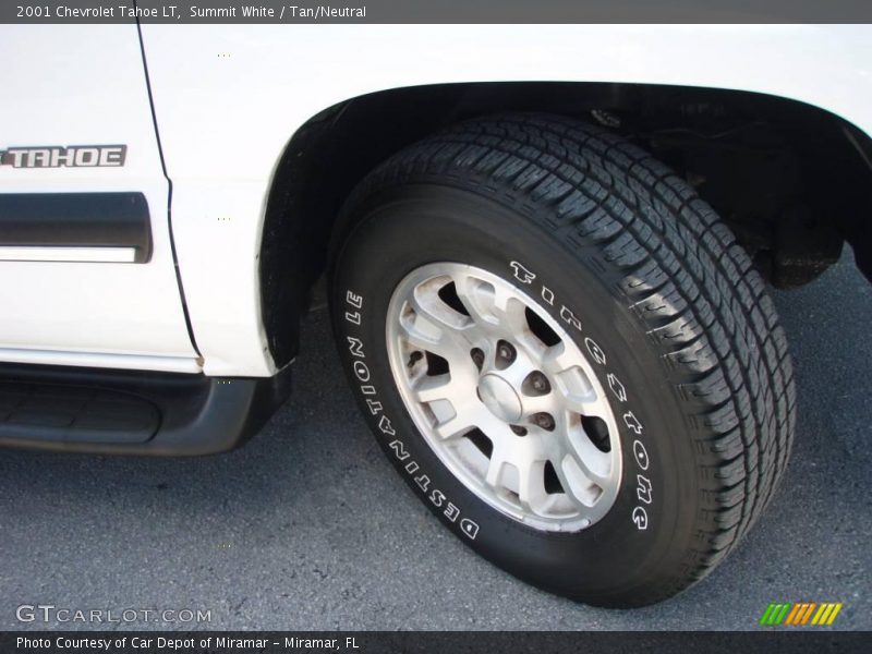 Summit White / Tan/Neutral 2001 Chevrolet Tahoe LT