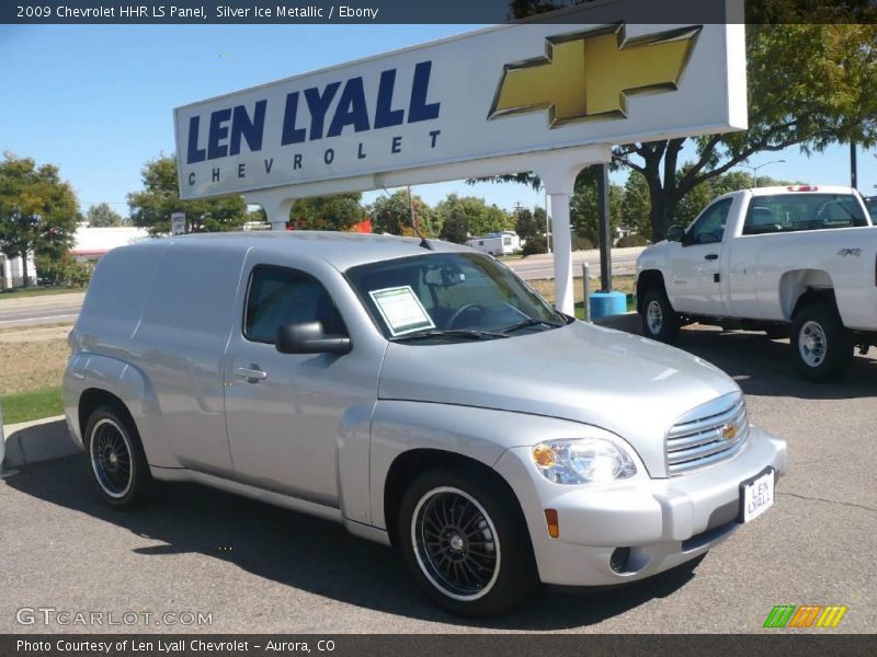 Silver Ice Metallic / Ebony 2009 Chevrolet HHR LS Panel