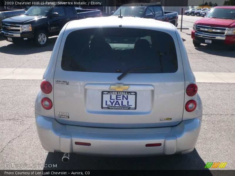 Silver Ice Metallic / Ebony 2009 Chevrolet HHR LS Panel
