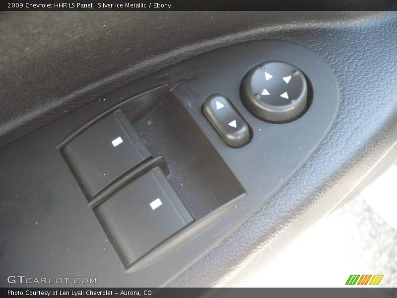 Silver Ice Metallic / Ebony 2009 Chevrolet HHR LS Panel