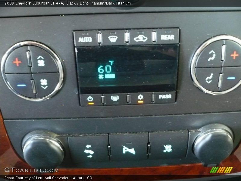 Black / Light Titanium/Dark Titanium 2009 Chevrolet Suburban LT 4x4