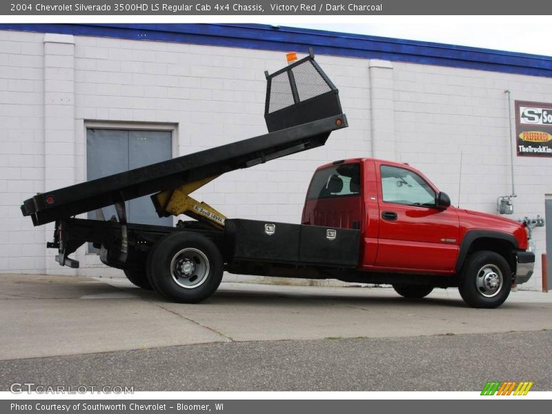 Victory Red / Dark Charcoal 2004 Chevrolet Silverado 3500HD LS Regular Cab 4x4 Chassis