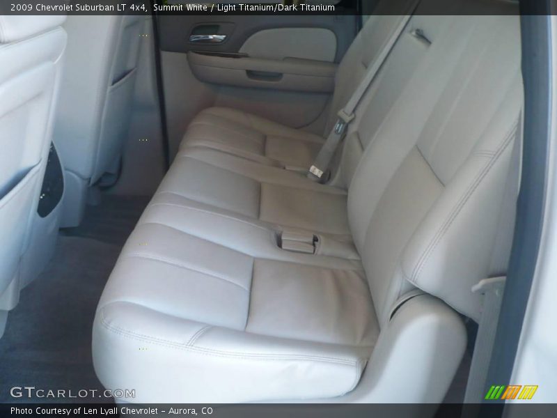 Summit White / Light Titanium/Dark Titanium 2009 Chevrolet Suburban LT 4x4