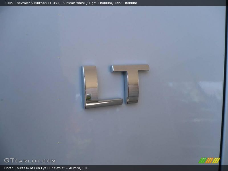 Summit White / Light Titanium/Dark Titanium 2009 Chevrolet Suburban LT 4x4