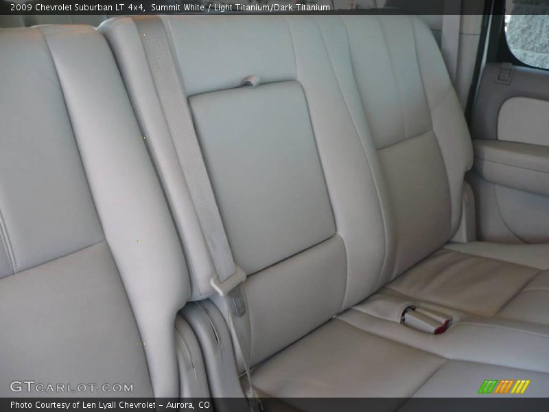 Summit White / Light Titanium/Dark Titanium 2009 Chevrolet Suburban LT 4x4