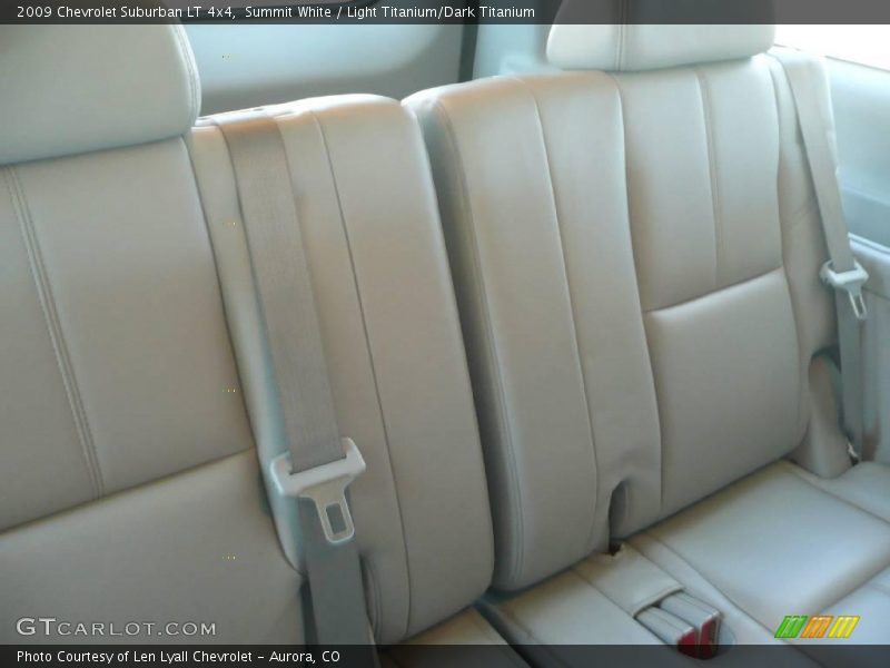 Summit White / Light Titanium/Dark Titanium 2009 Chevrolet Suburban LT 4x4