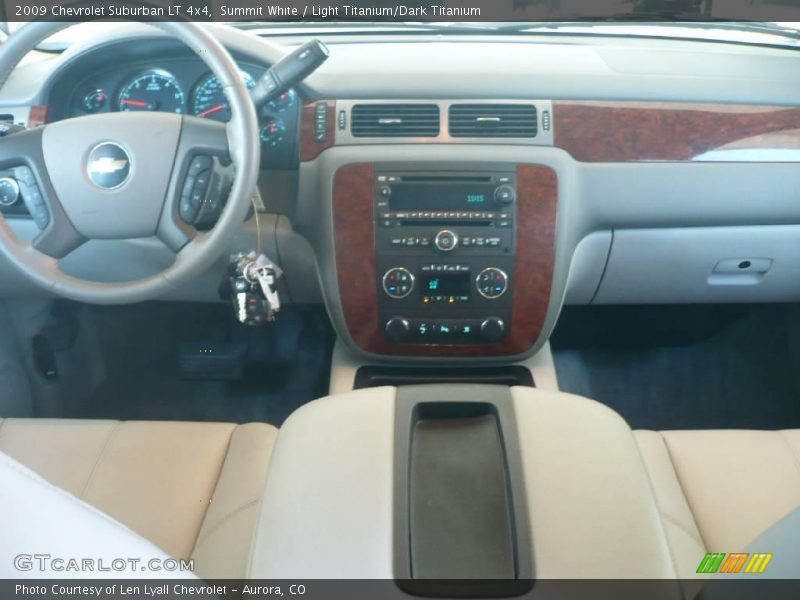 Summit White / Light Titanium/Dark Titanium 2009 Chevrolet Suburban LT 4x4