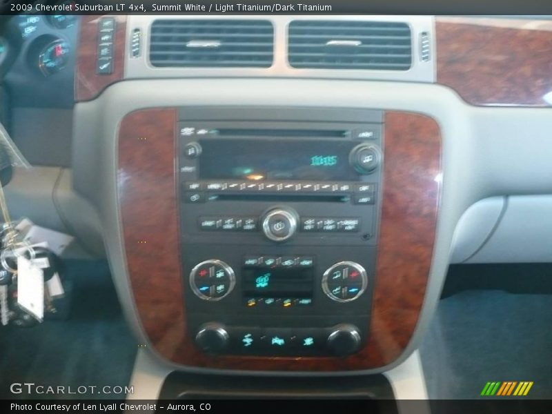 Summit White / Light Titanium/Dark Titanium 2009 Chevrolet Suburban LT 4x4