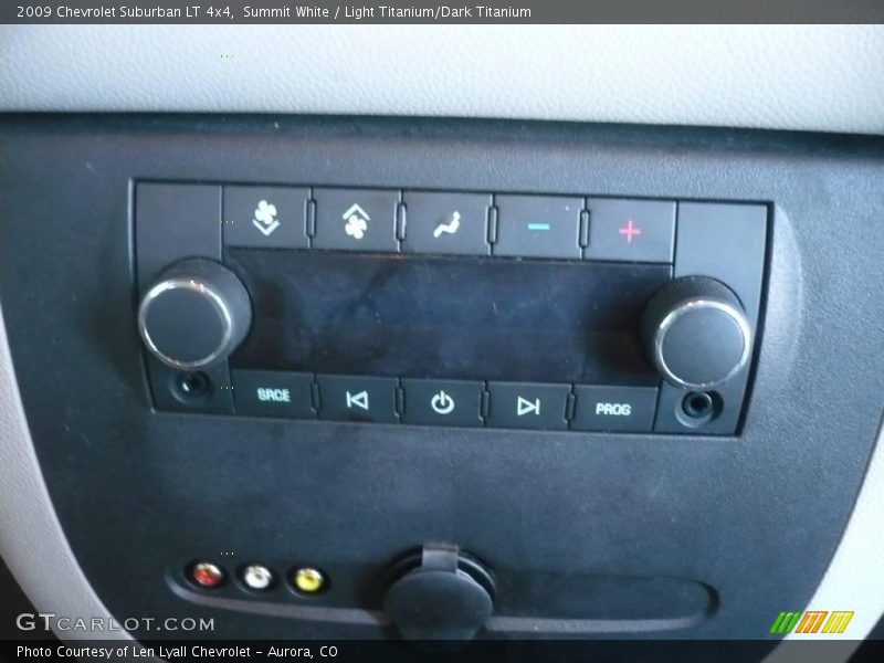 Summit White / Light Titanium/Dark Titanium 2009 Chevrolet Suburban LT 4x4