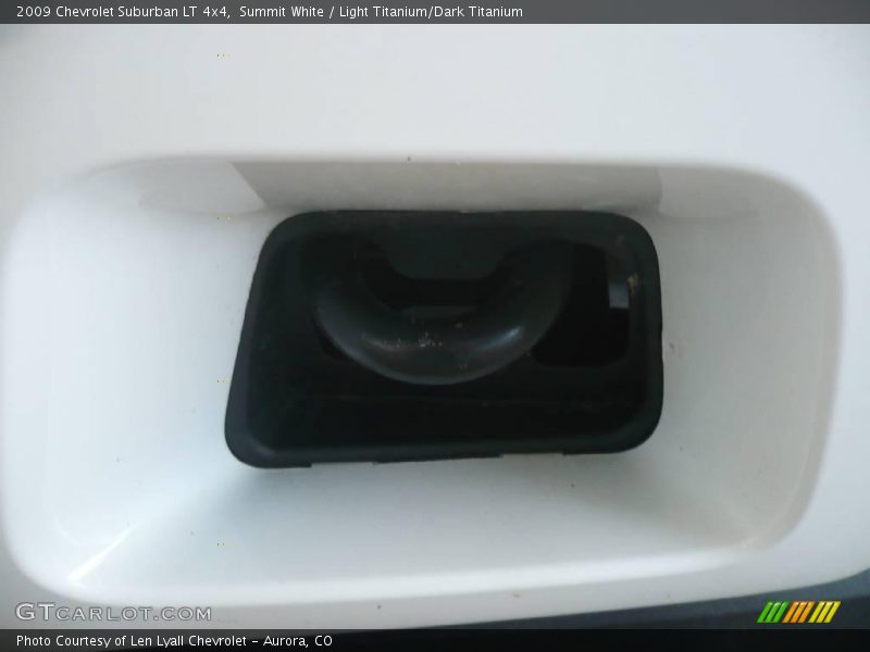 Summit White / Light Titanium/Dark Titanium 2009 Chevrolet Suburban LT 4x4
