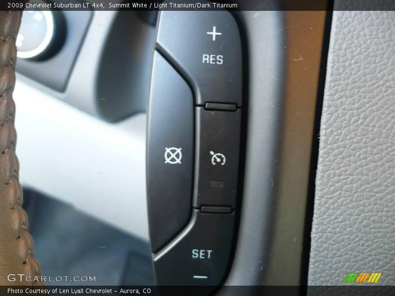 Summit White / Light Titanium/Dark Titanium 2009 Chevrolet Suburban LT 4x4