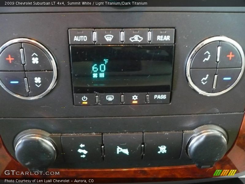Summit White / Light Titanium/Dark Titanium 2009 Chevrolet Suburban LT 4x4