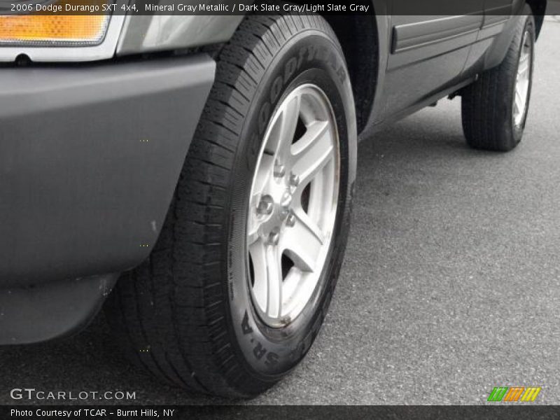 Mineral Gray Metallic / Dark Slate Gray/Light Slate Gray 2006 Dodge Durango SXT 4x4