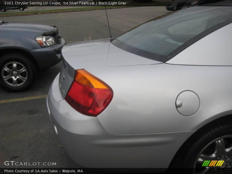 Ice Silver Pearlcoat / Black/Light Gray 2001 Chrysler Sebring LXi Coupe