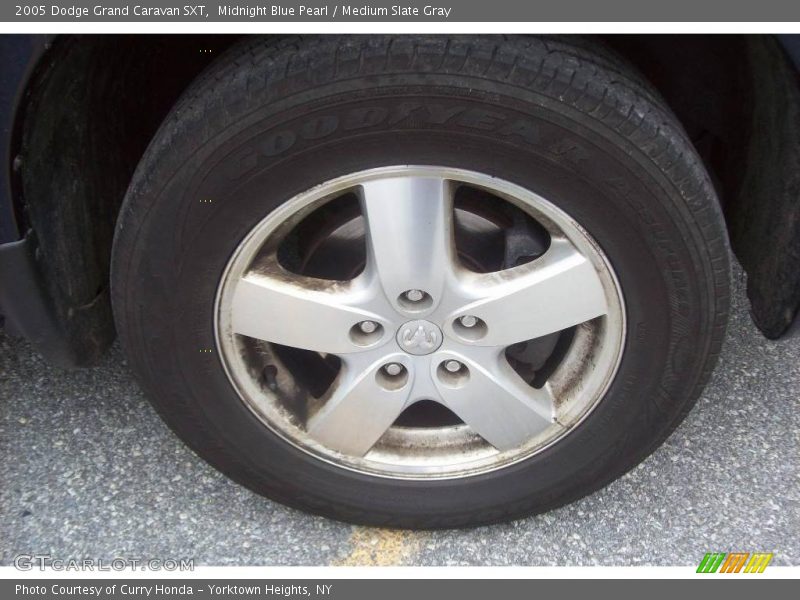 Midnight Blue Pearl / Medium Slate Gray 2005 Dodge Grand Caravan SXT