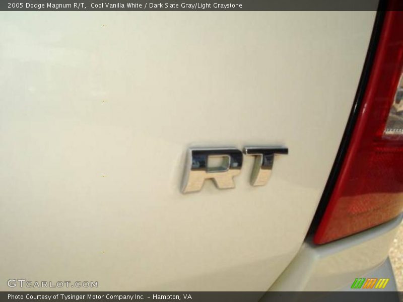 Cool Vanilla White / Dark Slate Gray/Light Graystone 2005 Dodge Magnum R/T