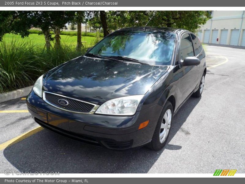 Pitch Black / Charcoal/Charcoal 2005 Ford Focus ZX3 S Coupe