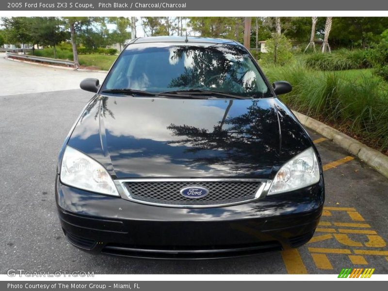 Pitch Black / Charcoal/Charcoal 2005 Ford Focus ZX3 S Coupe
