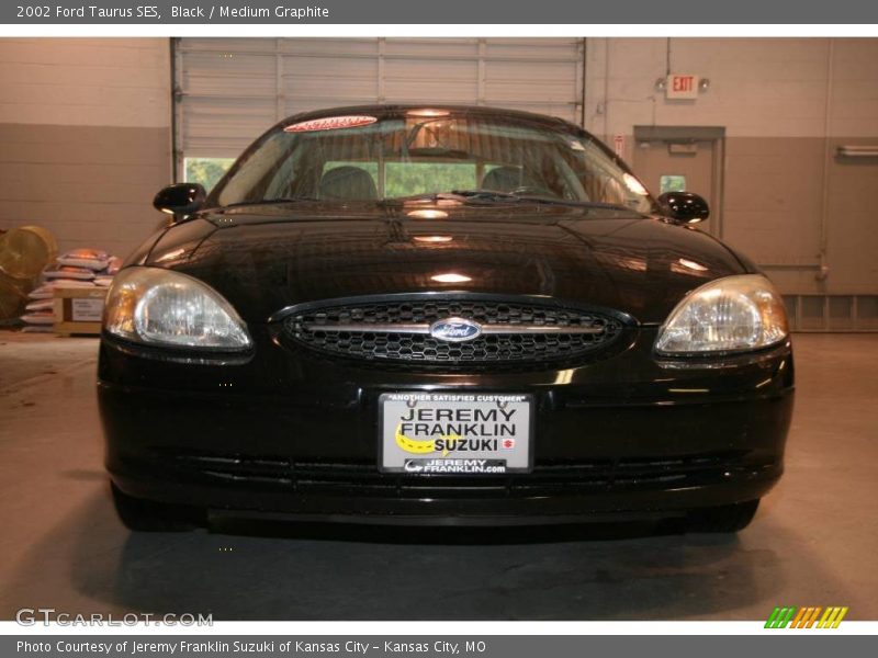 Black / Medium Graphite 2002 Ford Taurus SES