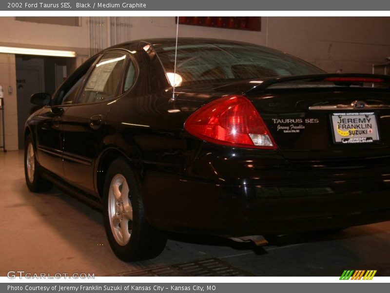 Black / Medium Graphite 2002 Ford Taurus SES