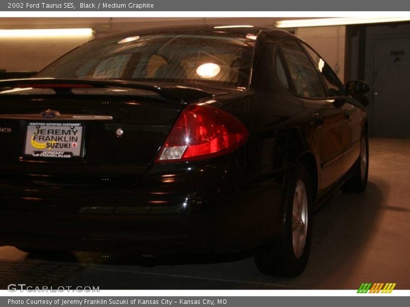 Black / Medium Graphite 2002 Ford Taurus SES