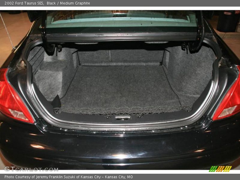 Black / Medium Graphite 2002 Ford Taurus SES