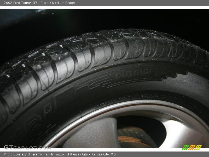 Black / Medium Graphite 2002 Ford Taurus SES
