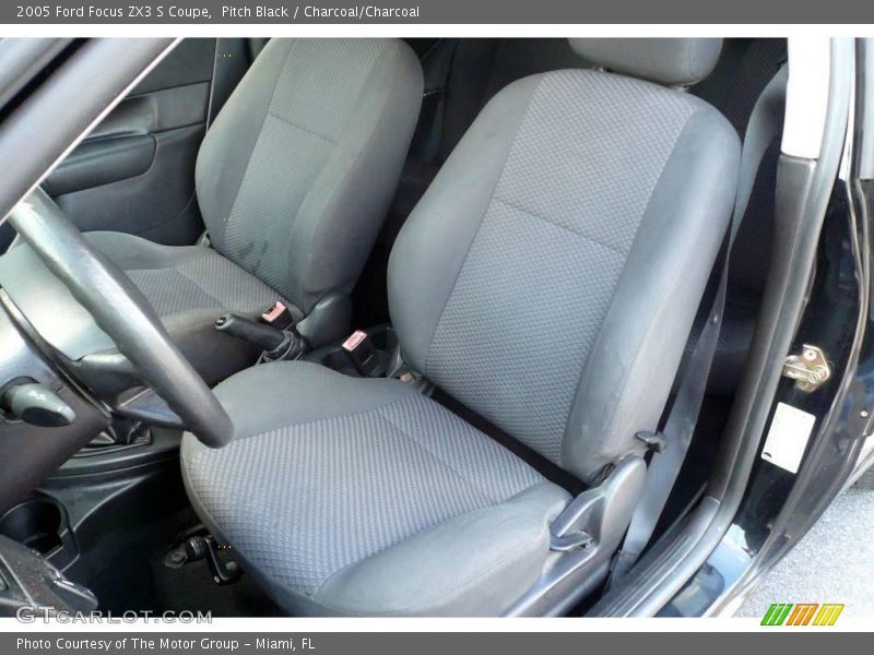 Pitch Black / Charcoal/Charcoal 2005 Ford Focus ZX3 S Coupe