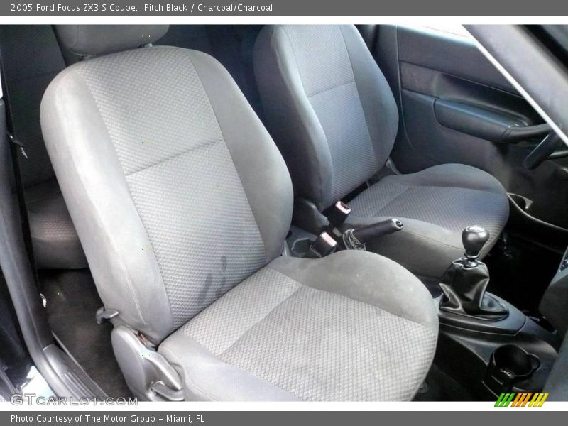 Pitch Black / Charcoal/Charcoal 2005 Ford Focus ZX3 S Coupe