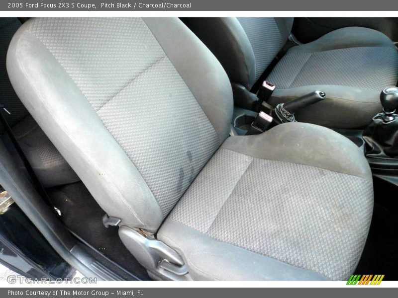 Pitch Black / Charcoal/Charcoal 2005 Ford Focus ZX3 S Coupe
