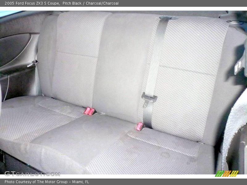 Pitch Black / Charcoal/Charcoal 2005 Ford Focus ZX3 S Coupe