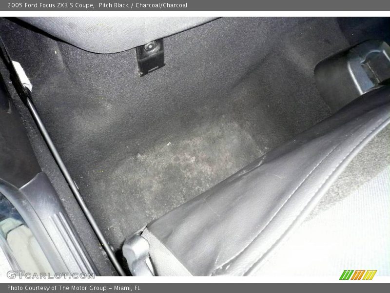 Pitch Black / Charcoal/Charcoal 2005 Ford Focus ZX3 S Coupe